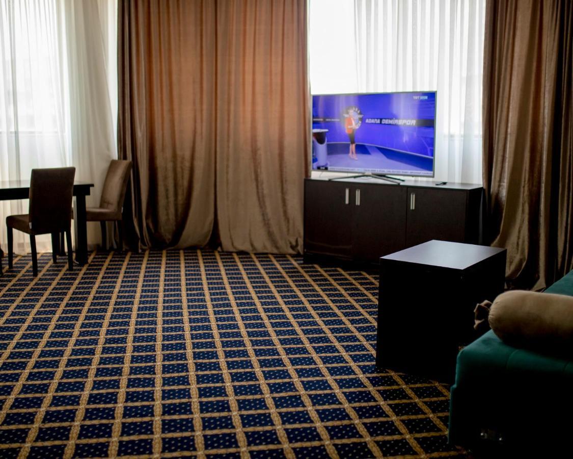 Corniche Hotel Баку Екстериор снимка