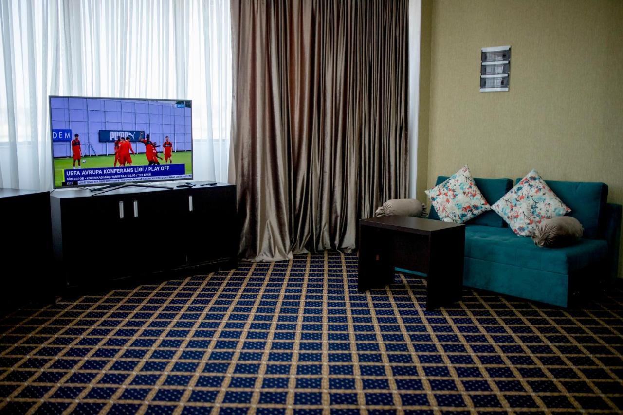 Corniche Hotel Баку Екстериор снимка