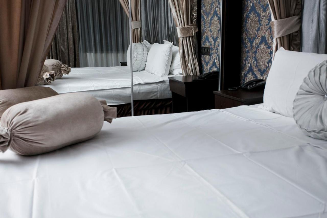 Corniche Hotel Баку Екстериор снимка