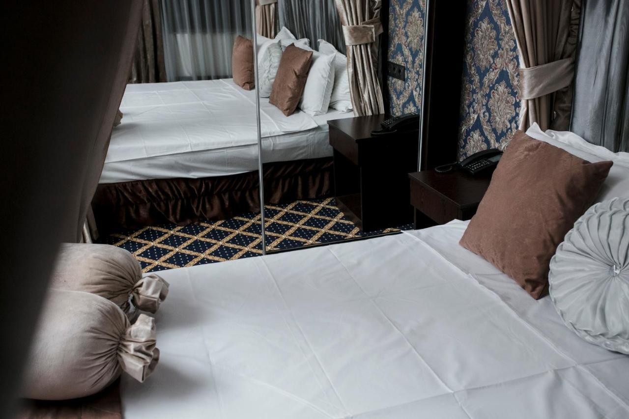 Corniche Hotel Баку Екстериор снимка
