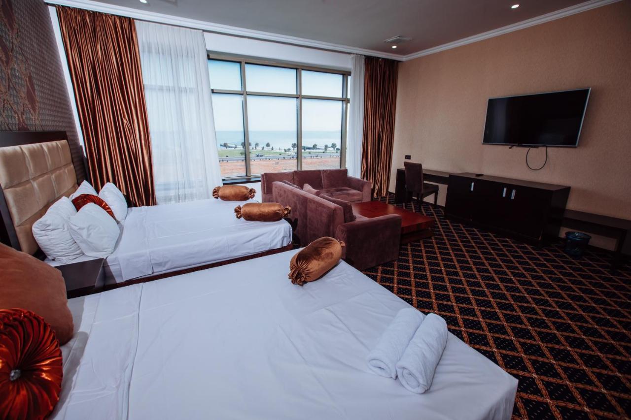 Corniche Hotel Баку Екстериор снимка