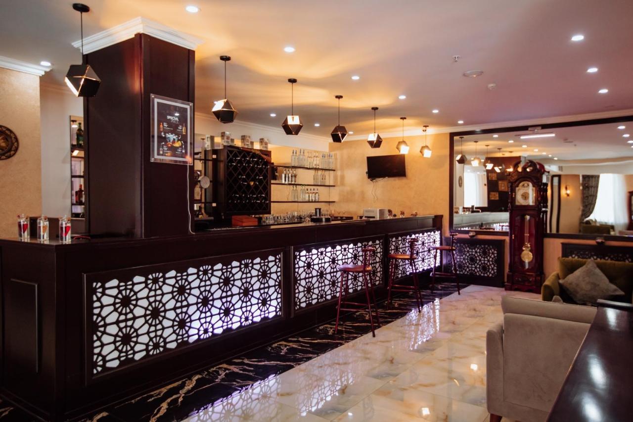 Corniche Hotel Баку Екстериор снимка
