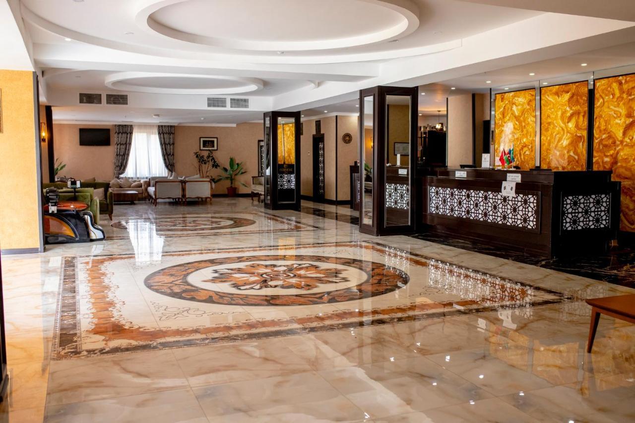 Corniche Hotel Баку Екстериор снимка