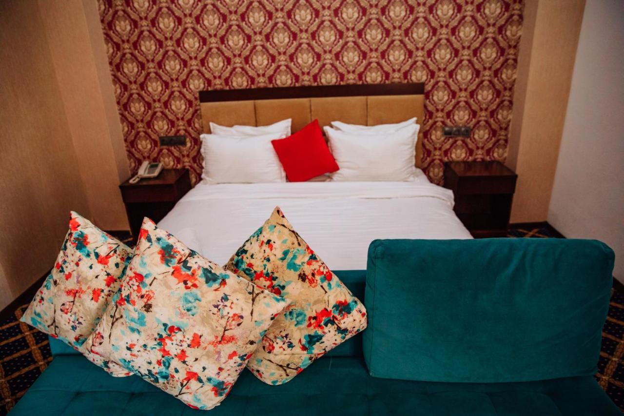 Corniche Hotel Баку Екстериор снимка