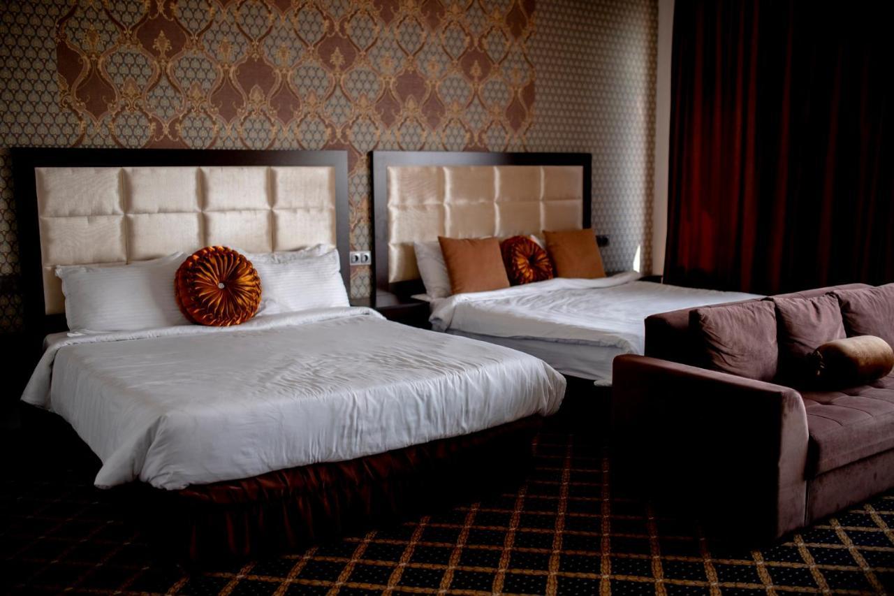 Corniche Hotel Баку Екстериор снимка